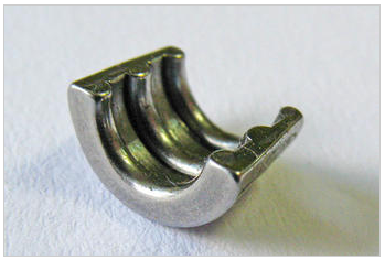 Сухарь Клапана, Сталь